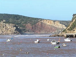 entrance to the bay at Sao Martinho do Porto The entrance to the bay from the beachfront of São Martinho do Porto
