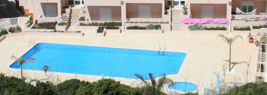 The bay of Sao Martinho do Porto